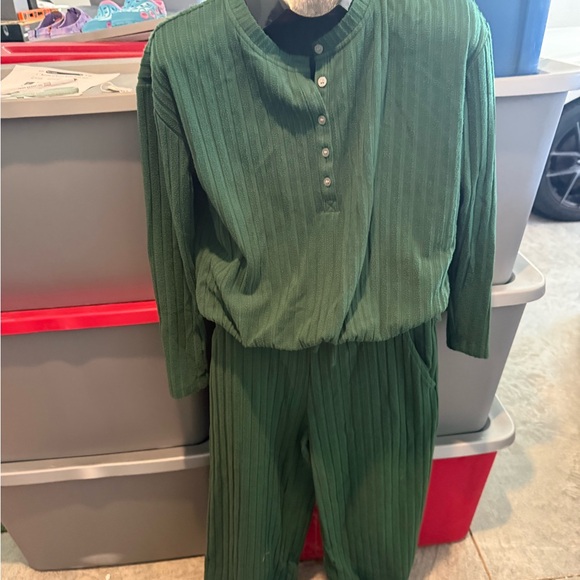 Green Ribbed Lounge Set p11 - Picture 3 of 6